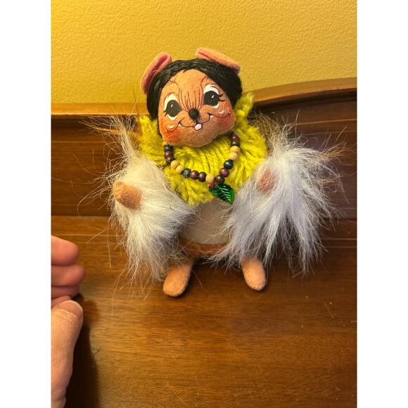 Annalee Thanksgiving Set of 2 Native American Indian Dolls 2004 - Picture 3 of 5